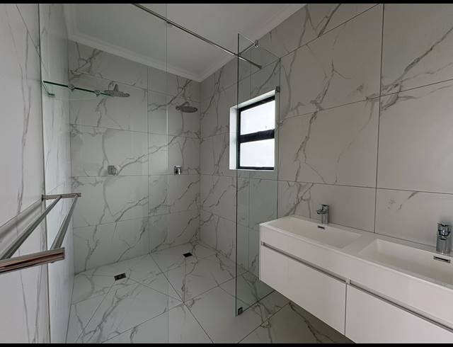 4 BEDROOM HOUSE FOR SALE IN SANDOWN